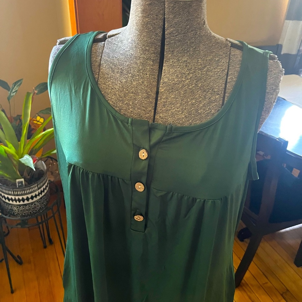 Silky emerald green sundress with pockets Sz L
